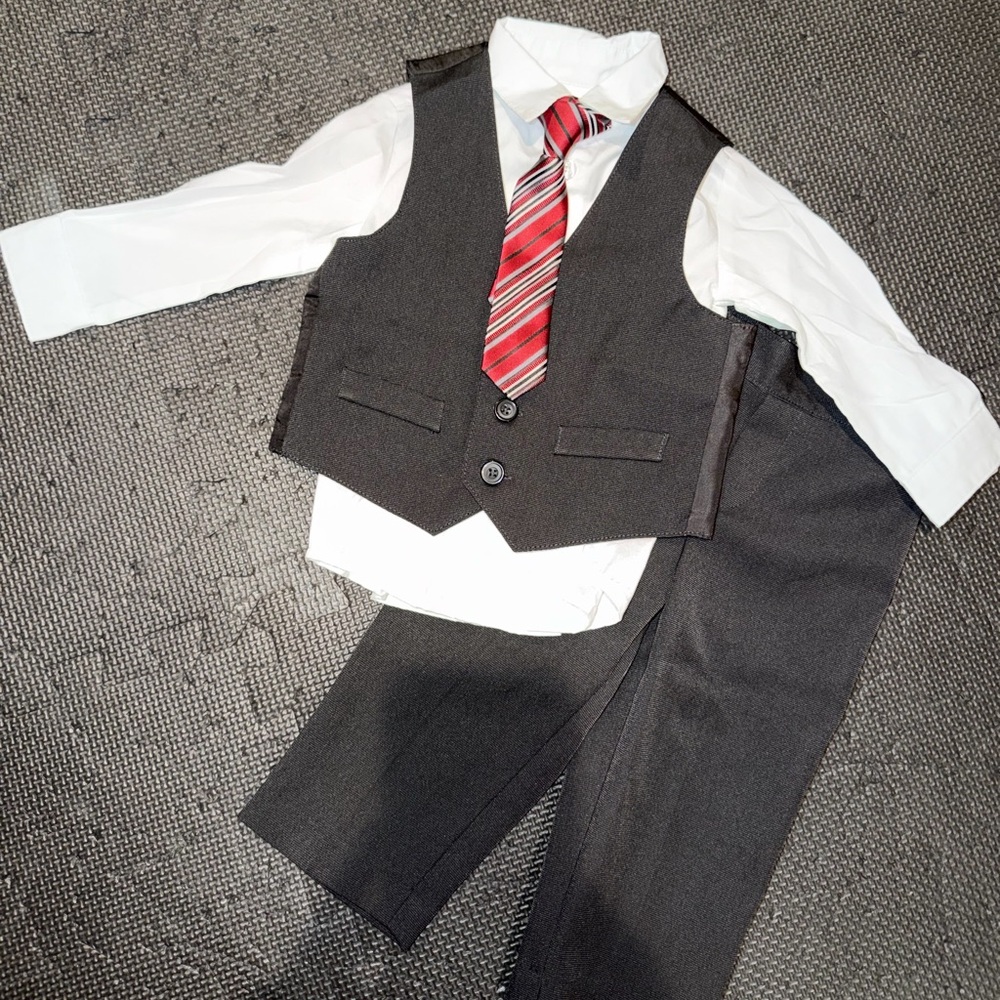 Van Heusen Gray Suit Set with Red Striped Tie
